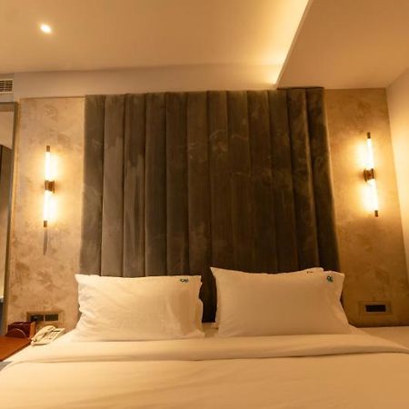 Hotel Ocean Blue 비사카파트남 외부 사진