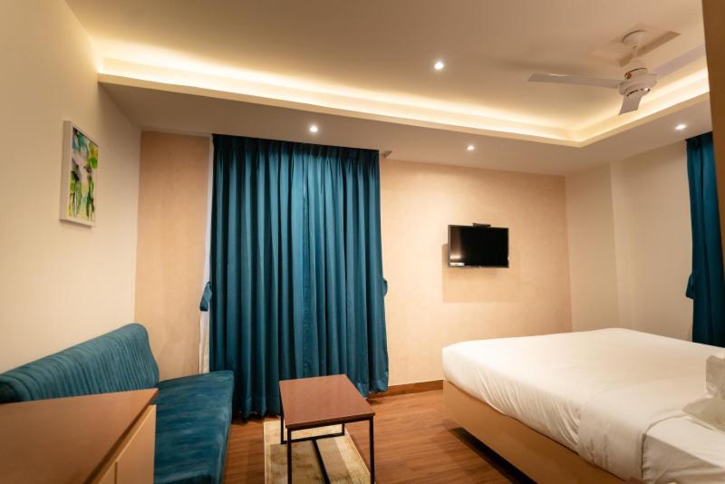 Hotel Ocean Blue 비사카파트남 외부 사진